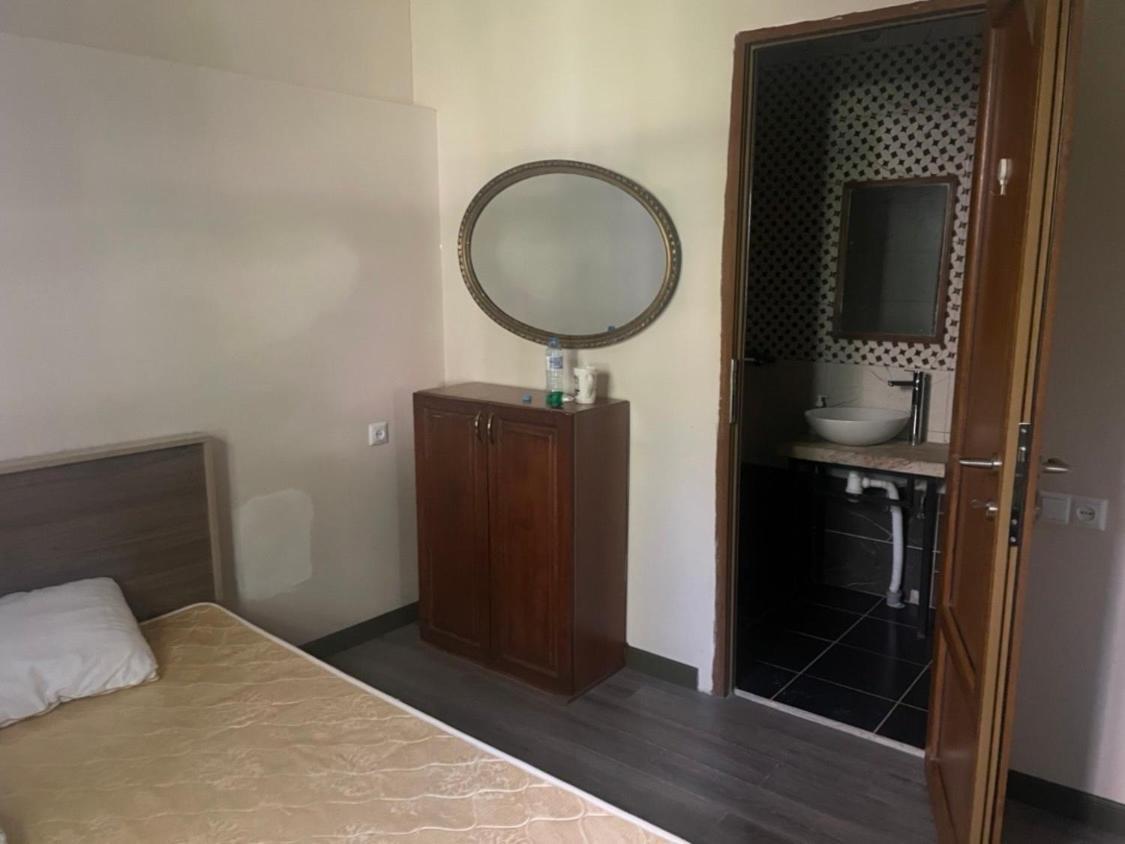 X Hotel 예레반 외부 사진